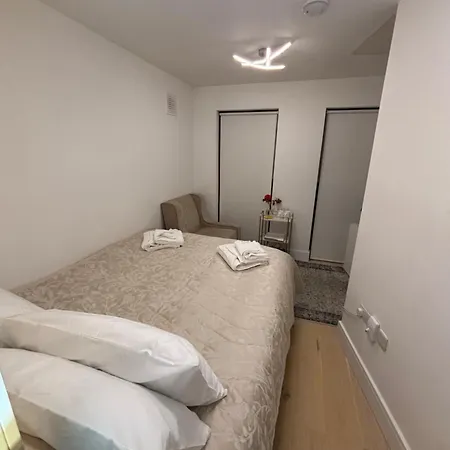 Kwatera prywatna To Rent In Modern House,central Location Dublin