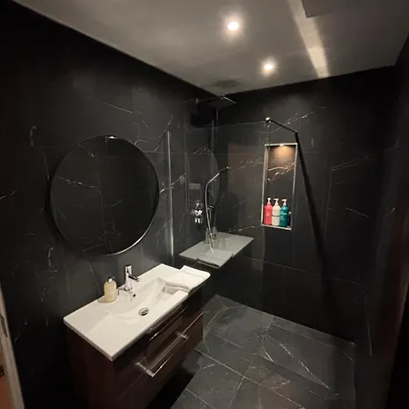 To Rent In Modern House,central Location *