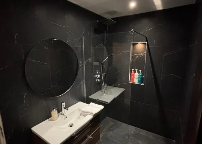 To Rent In Modern House,central Location *