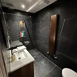 To Rent In Modern House,central Location